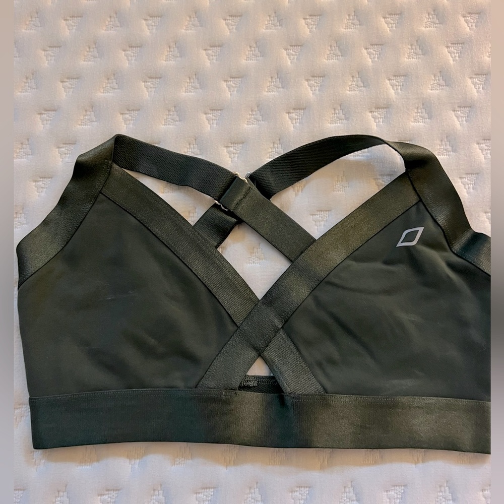Lorna Jane bra. Beautiful army green color. Size large